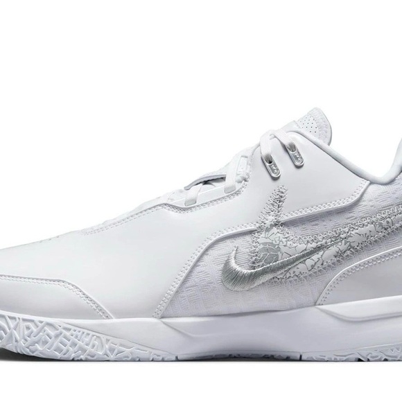 Lebron NXXT Gen AMPD Basketball Shoes (FJ1566-102 White ) Size Men 85 Women 10